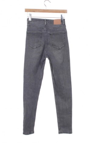 Női farmernadrág Bershka, Méret XS, Szín Szürke, Ár 5 800 Ft