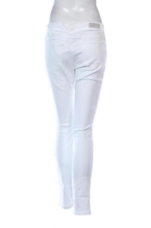 Γυναικείο Τζίν Brax, Μέγεθος M, Χρώμα Λευκό, Τιμή 14,99 €