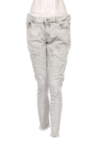 Damskie jeansy Clockhouse, Rozmiar XL, Kolor Szary, Cena 56,99 zł