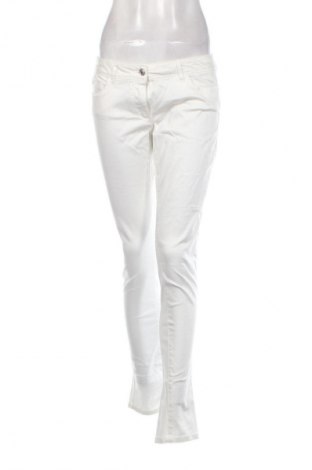 Damen Jeans Flame, Größe M, Farbe Weiß, Preis 8,99 €