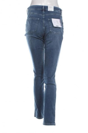 Дамски дънки Mac, Размер M, Цвят Син, Цена 174,99 лв.