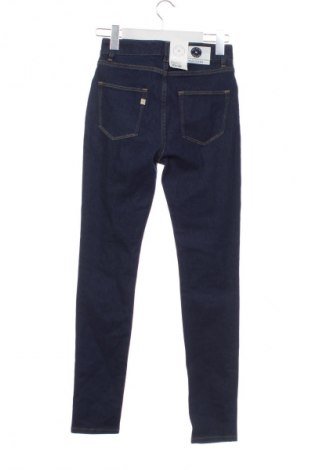 Дамски дънки Mud jeans, Размер XS, Цвят Син, Цена 93,09 лв.