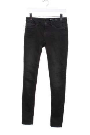 Dámske džínsy  Noisy May, Veľkosť L, Farba Čierna, Cena  12,95 €