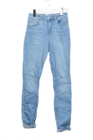 Дамски дънки Numph, Размер XS, Цвят Син, Цена 174,99 лв.