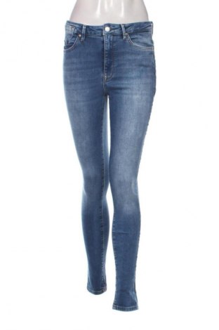 Дамски дънки ONLY, Размер M, Цвят Син, Цена 33,24 лв.