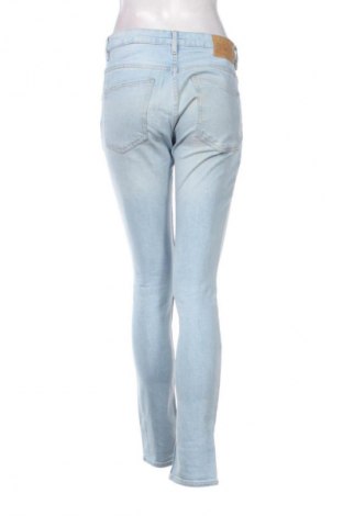 Damskie jeansy Pull&Bear, Rozmiar S, Kolor Niebieski, Cena 66,39 zł