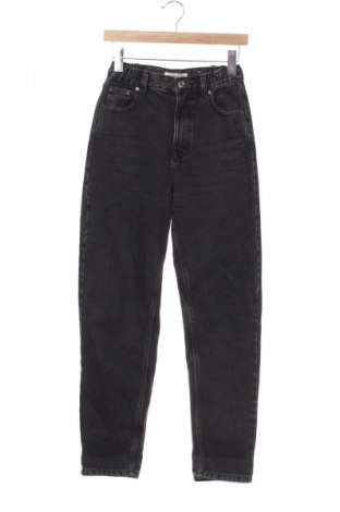 Дамски дънки Pull&Bear, Размер XXS, Цвят Черен, Цена 28,88 лв.