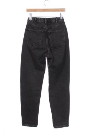 Дамски дънки Pull&Bear, Размер XXS, Цвят Черен, Цена 28,88 лв.