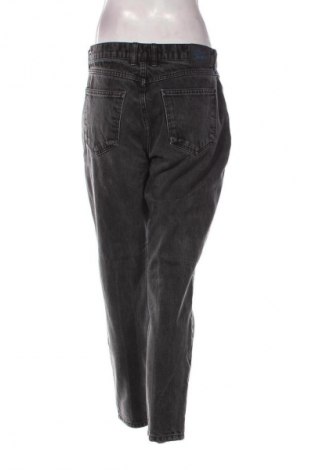 Дамски дънки Pull&Bear, Размер M, Цвят Сив, Цена 28,88 лв.