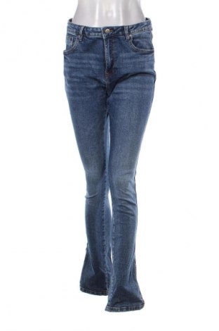 Γυναικείο Τζίν Reserved, Μέγεθος L, Χρώμα Μπλέ, Τιμή 14,91 €