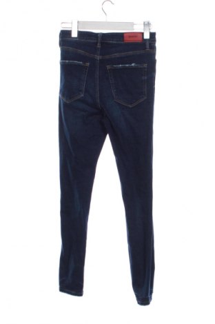 Дамски дънки Stradivarius, Размер S, Цвят Син, Цена 30,69 лв.