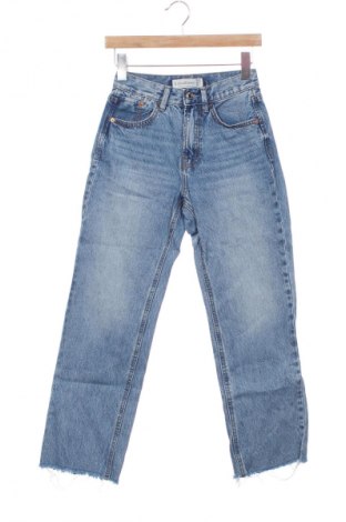 Blugi de femei Stradivarius, Mărime XS, Culoare Albastru, Preț 76,32 Lei