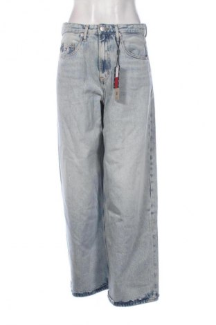 Damen Jeans Tommy Jeans, Größe M, Farbe Blau, Preis 147,99 €