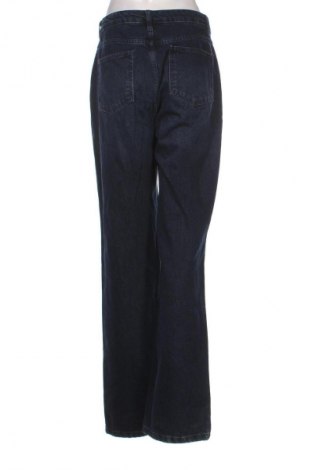 Дамски дънки Trendyol, Размер M, Цвят Син, Цена 41,04 лв.