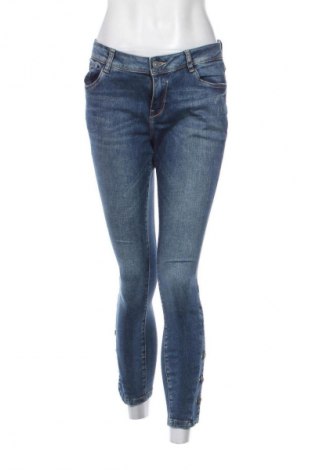 Дамски дънки Yessica, Размер L, Цвят Син, Цена 29,33 лв.