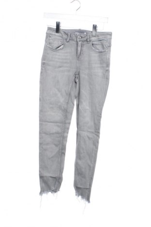 Blugi de femei Zara, Mărime S, Culoare Gri, Preț 72,99 Lei