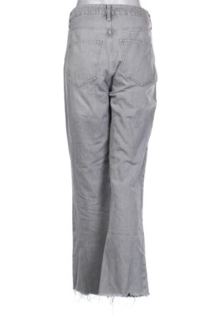 Blugi de femei Zara, Mărime L, Culoare Gri, Preț 130,51 Lei