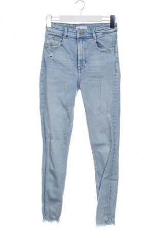 Дамски дънки Zara, Размер S, Цвят Син, Цена 27,02 лв.