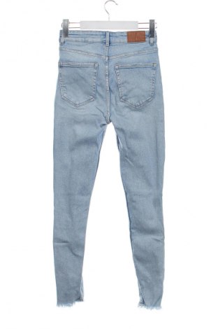 Дамски дънки Zara, Размер S, Цвят Син, Цена 27,02 лв.