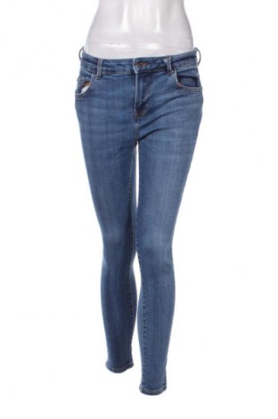Damskie jeansy Zara, Rozmiar L, Kolor Niebieski, Cena 62,02 zł