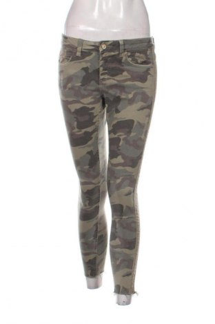 Дамски дънки Zara, Размер M, Цвят Многоцветен, Цена 27,00 лв.