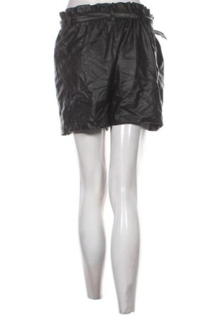 Γυναικείο κοντό παντελόνι Amisu, Μέγεθος L, Χρώμα Μαύρο, Τιμή 7,99 €
