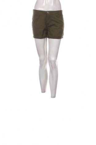Дамски къс панталон Amisu, Размер M, Цвят Зелен, Цена 19,55 лв.