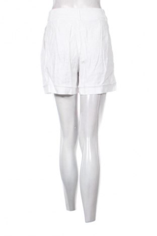 Дамски къс панталон Amisu, Размер S, Цвят Бял, Цена 19,04 лв.
