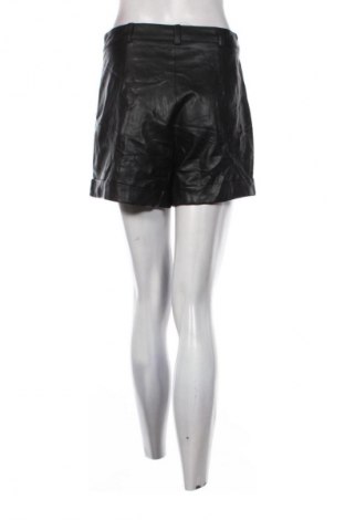 Дамски къс панталон Bershka, Размер M, Цвят Черен, Цена 14,99 лв.