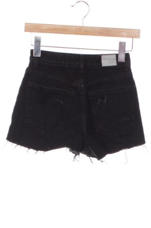 Γυναικείο κοντό παντελόνι Bershka, Μέγεθος XXS, Χρώμα Μαύρο, Τιμή 9,72 €