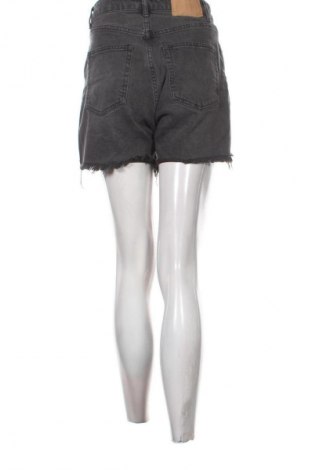 Pantaloni scurți de femei H&M, Mărime M, Culoare Negru, Preț 50,00 Lei