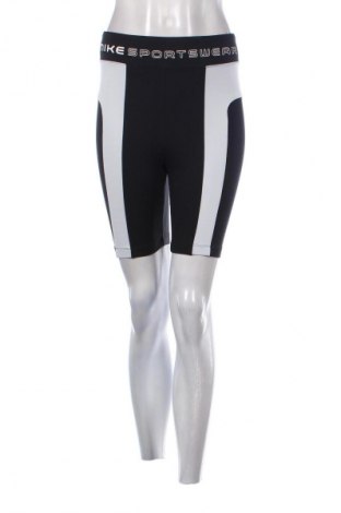 Γυναικείο κοντό παντελόνι Nike, Μέγεθος S, Χρώμα Μαύρο, Τιμή 17,38 €