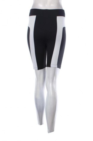 Γυναικείο κοντό παντελόνι Nike, Μέγεθος S, Χρώμα Μαύρο, Τιμή 17,38 €