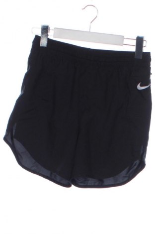 Pantaloni scurți de femei Nike, Mărime XS, Culoare Negru, Preț 89,47 Lei