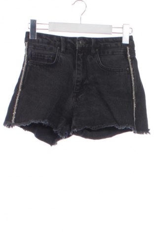 Pantaloni scurți de femei Stradivarius, Mărime S, Culoare Negru, Preț 50,00 Lei