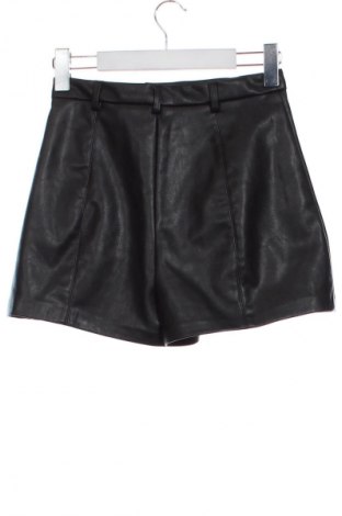 Dámské kraťasy  Stradivarius, Velikost XS, Barva Černá, Cena  241,00 Kč