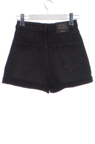 Γυναικείο κοντό παντελόνι Stradivarius, Μέγεθος XS, Χρώμα Μαύρο, Τιμή 10,00 €