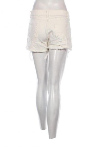 Дамски къс панталон Unbranded, Размер L, Цвят Бял, Цена 19,00 лв.