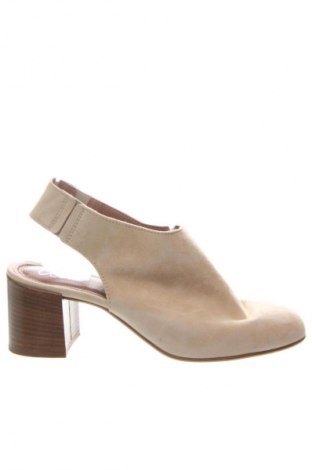 Дамски обувки Gusto, Размер 40, Цвят Бежов, Цена 76,25 лв.
