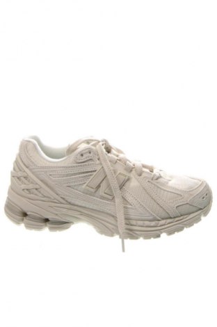 Дамски обувки New Balance, Размер 37, Цвят Бежов, Цена 164,99 лв.