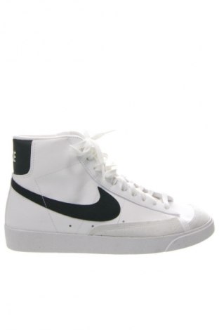 Дамски обувки Nike, Размер 42, Цвят Многоцветен, Цена 204,99 лв.