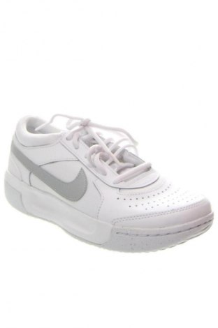 Дамски обувки Nike, Размер 38, Цвят Бял, Цена 204,99 лв.