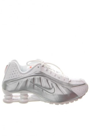Дамски обувки Nike, Размер 39, Цвят Бял, Цена 204,99 лв.