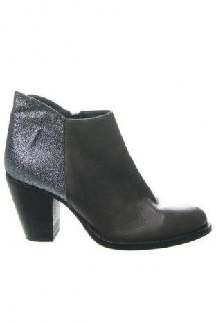 Dámske topánky  Nude, Veľkosť 39, Farba Viacfarebná, Cena  104,60 €