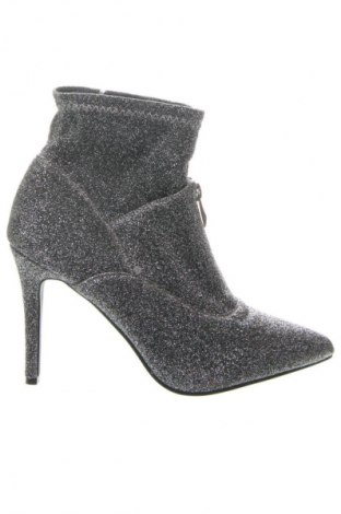 Дамски обувки Unbranded, Размер 39, Цвят Сребрист, Цена 50,92 лв.