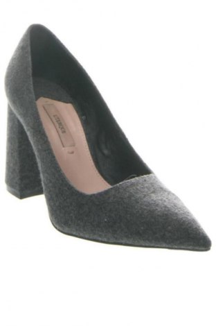 Дамски обувки Uterque, Размер 37, Цвят Сив, Цена 139,84 лв.