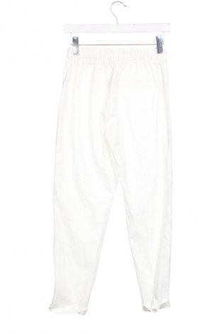 Дамски панталон Bershka, Размер XS, Цвят Бял, Цена 28,99 лв.