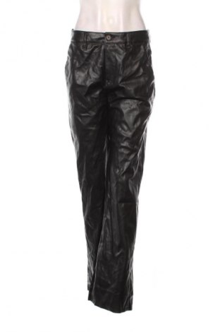 Dámské kalhoty  Bershka, Velikost M, Barva Černá, Cena  369,00 Kč