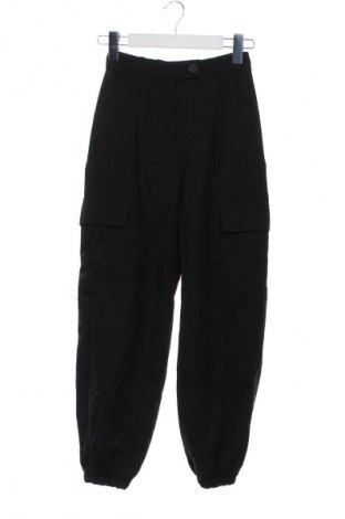 Damskie spodnie Bershka, Rozmiar XS, Kolor Czarny, Cena 66,67 zł