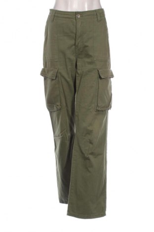 Дамски панталон Bershka, Размер M, Цвят Зелен, Цена 28,99 лв.